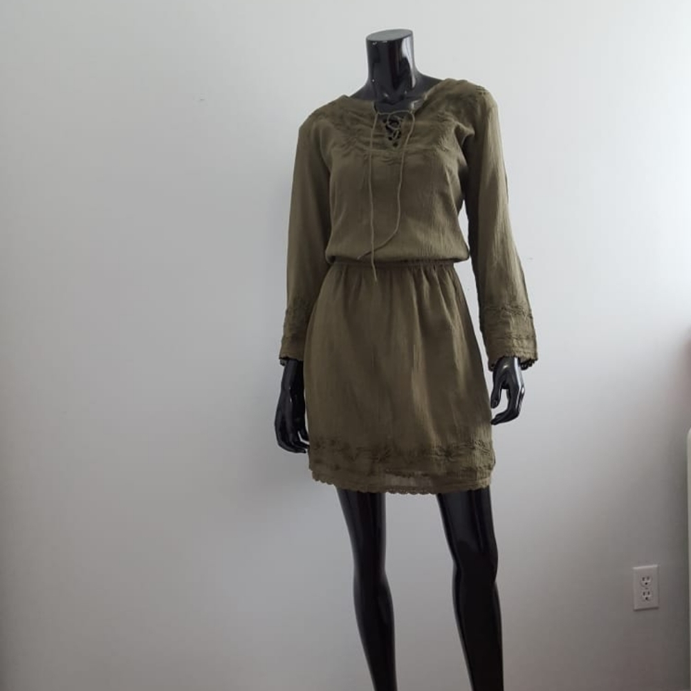 Lauren Ralph Lauren 1/2 Sleeve Ruched Midi Dress  Size 6  (K)